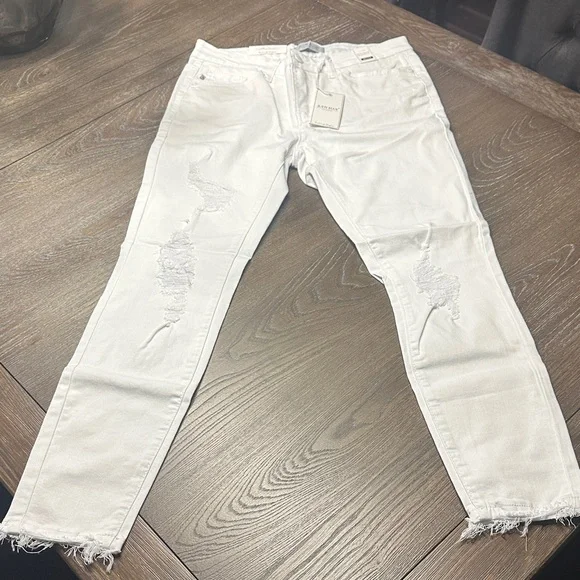 Judy Blue Women's Cropped White Jeans - Picture 3 of 8